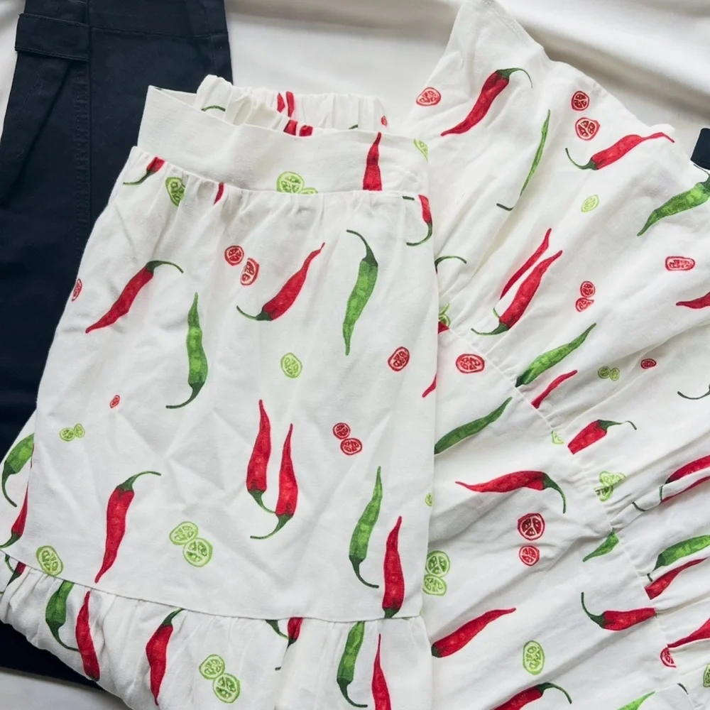 NWOT Aqua red + white chili pepper Skirt ✨🌶️ - Picture 5 of 5